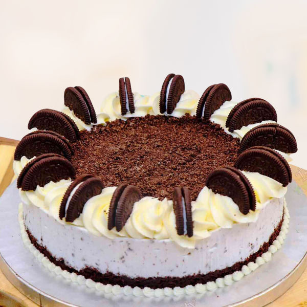  Swirly Oreo Cake