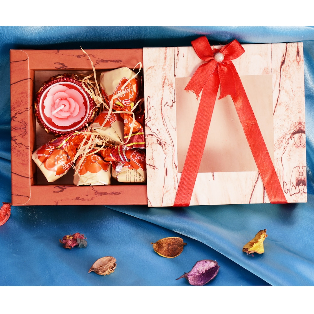  Small Box Diya And Chocolate