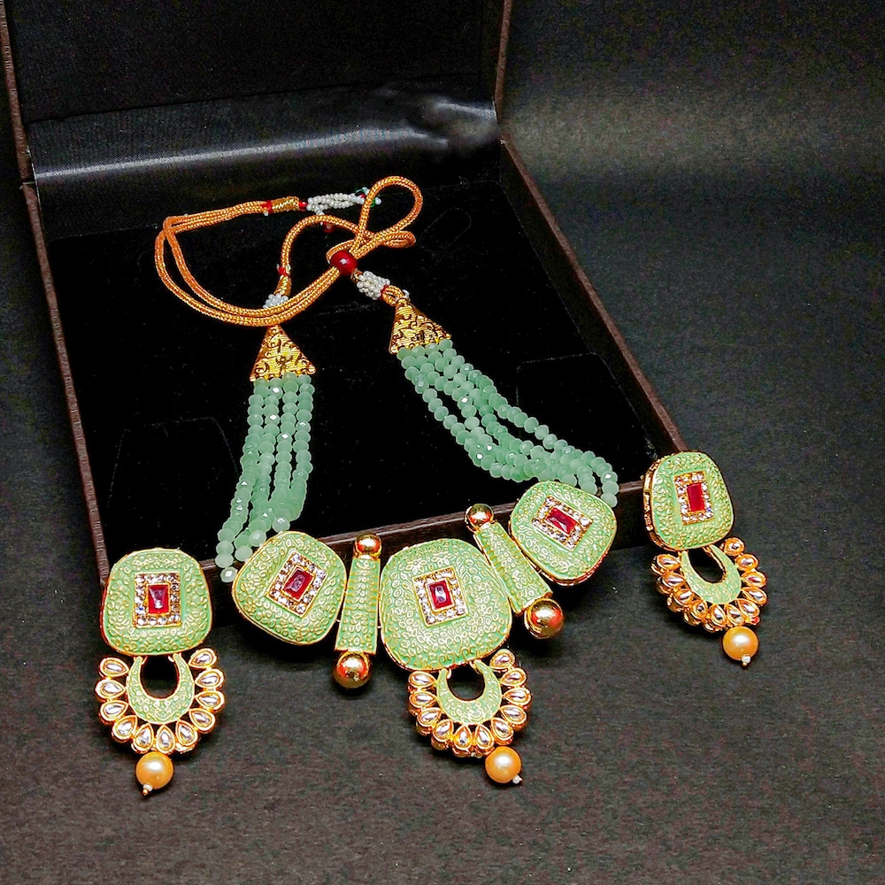  Contemporary Studded Fashion Necklace Set
