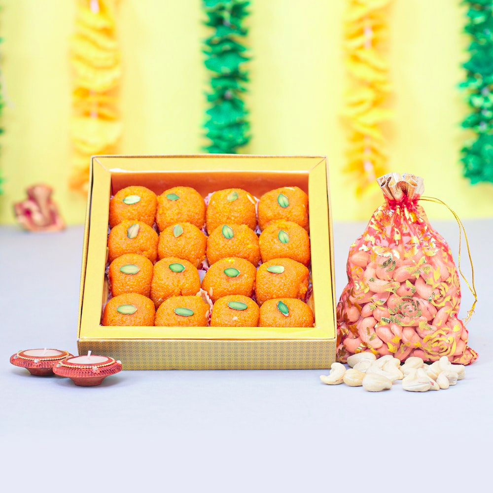  Motichoor Laddu with Cashews N Diyas