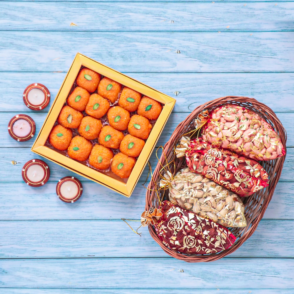  Dry Fruits Basket with Motichoor Hamper