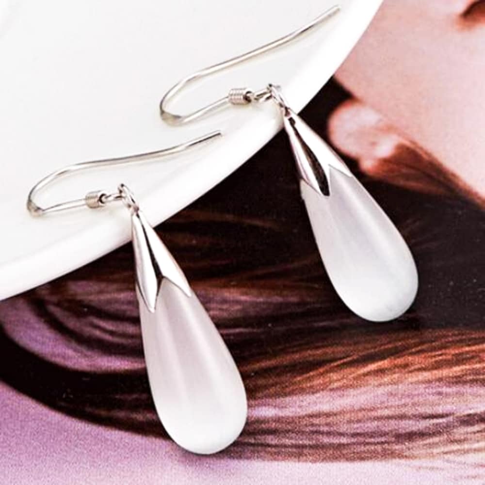  Drop White Earrings