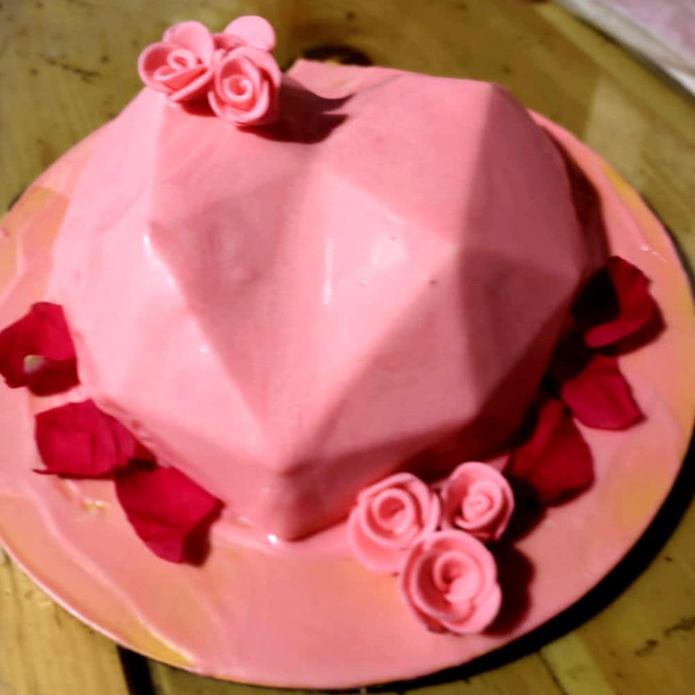  Magical Strawberry Cake