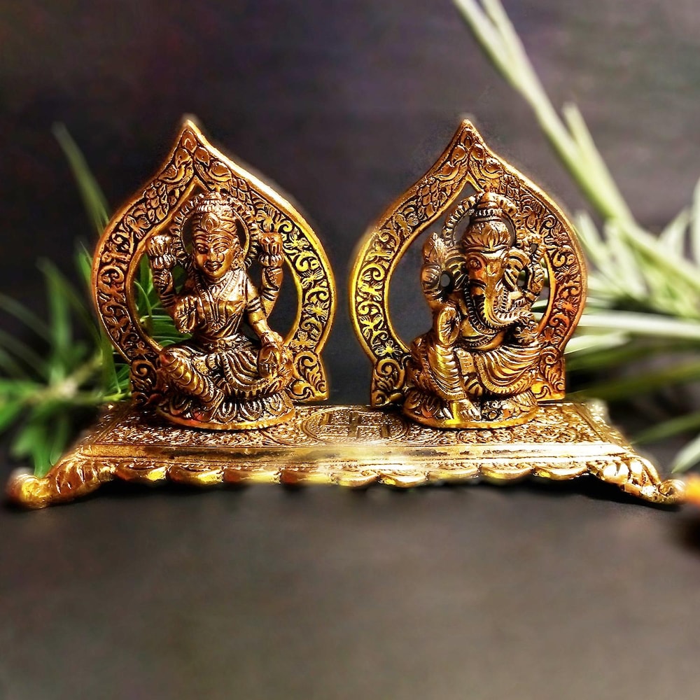  Laxmi With Lord Ganesha Idol