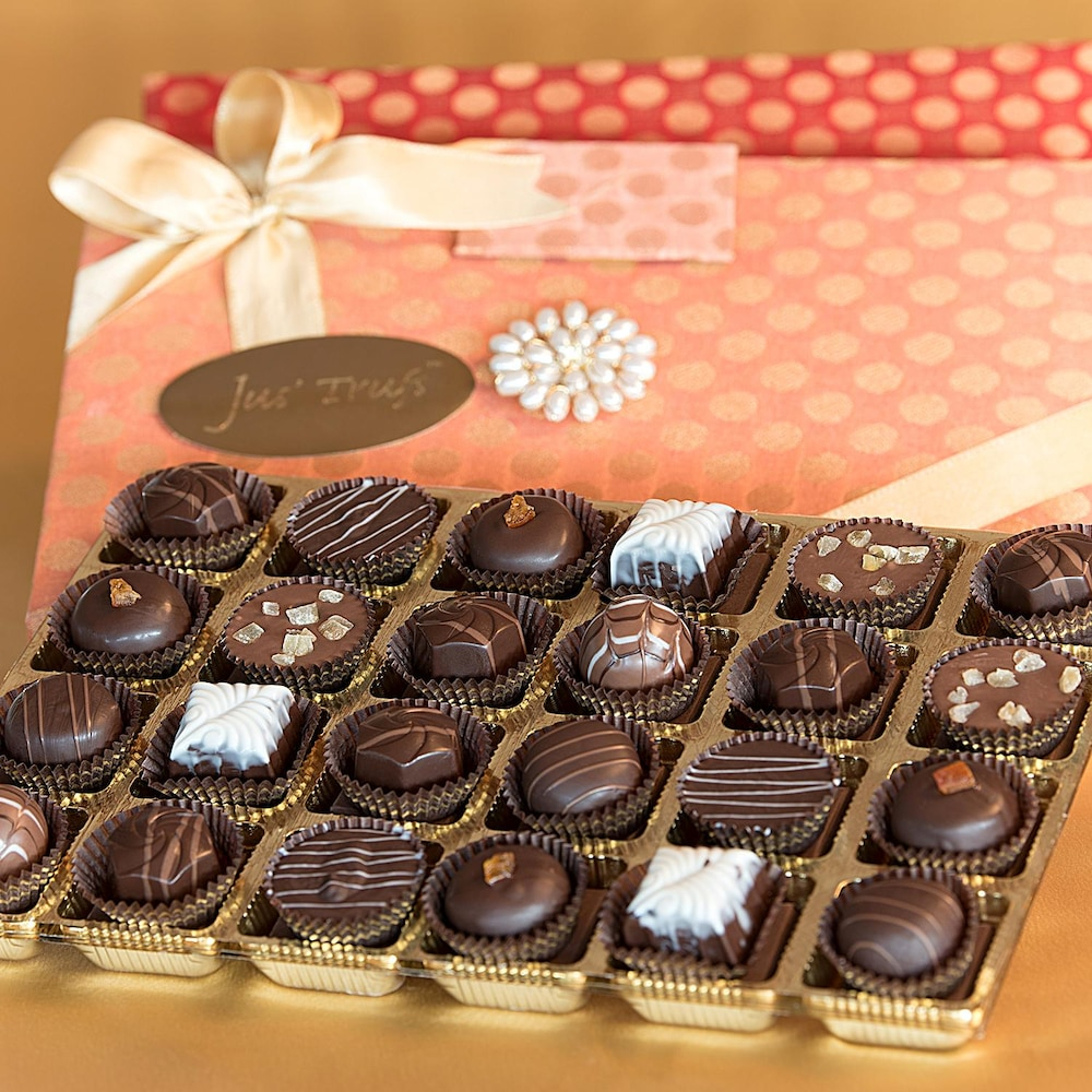  HeartWinning Luxury Brocade Gift Box For Diwali