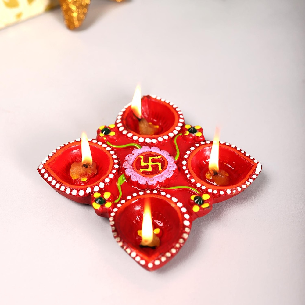  4 Dazzling Diyas