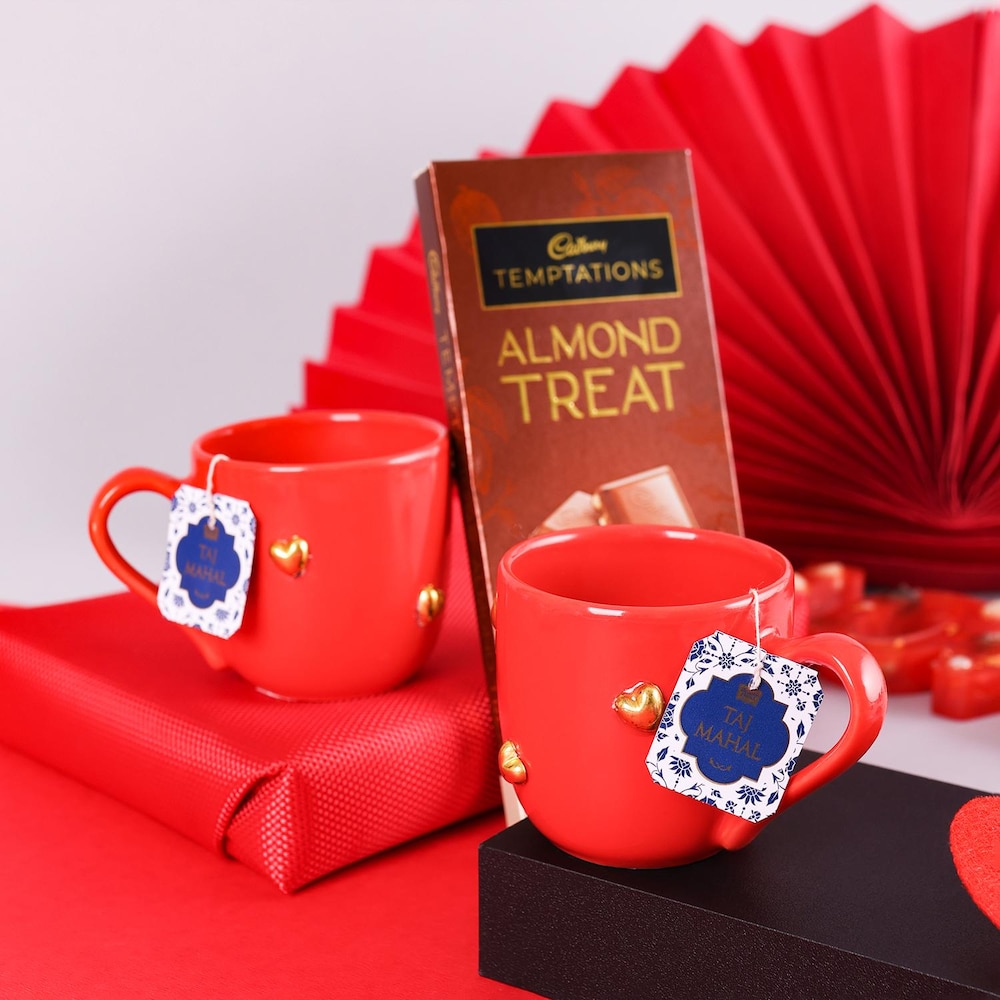  Little Heart Mugs With Chocolate