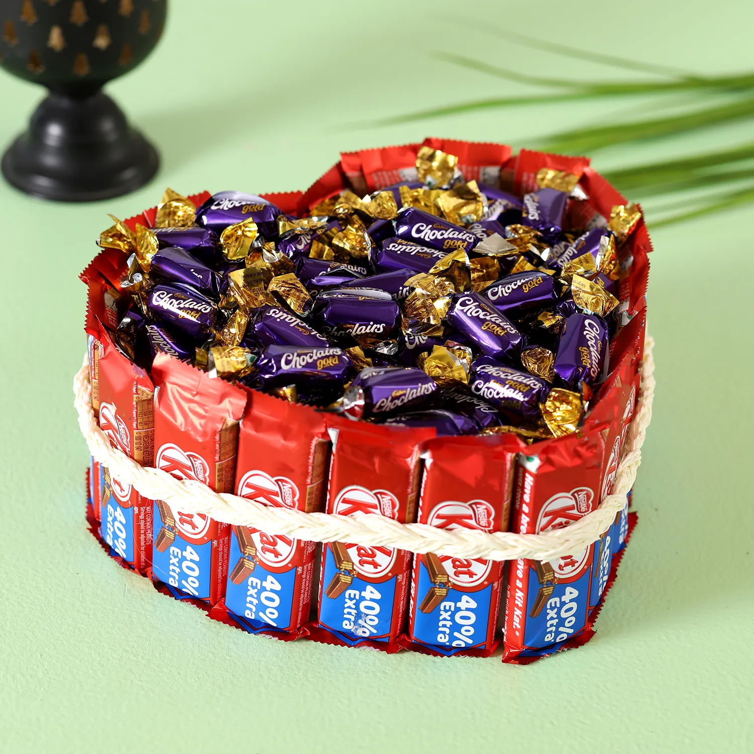  Break Apart Kitkat Choclairs Heart Pie