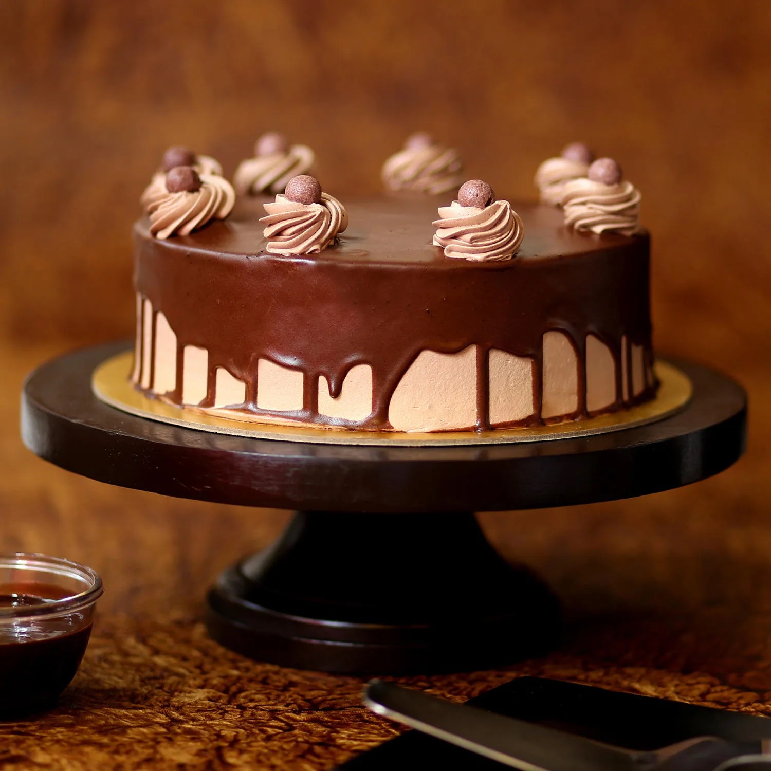  Glazed Chocolate Cream Cake