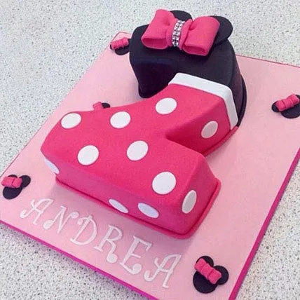  Minnie Love Cake