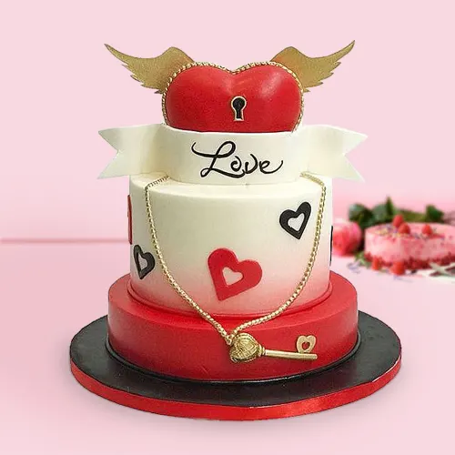  Love Locket Fondant Cake