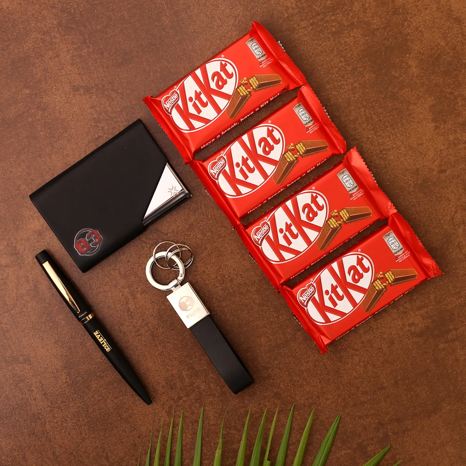  Pennline Gift Set & Kitkat Chocolates